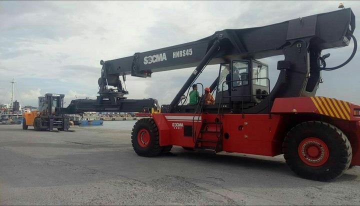 SOCMA Reach Stacker 13