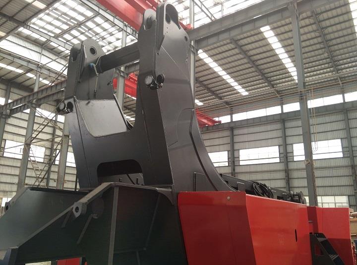 SOCMA Reach Stacker 22
