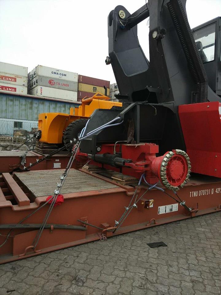 SOCMA Reach Stacker tagħbija 2