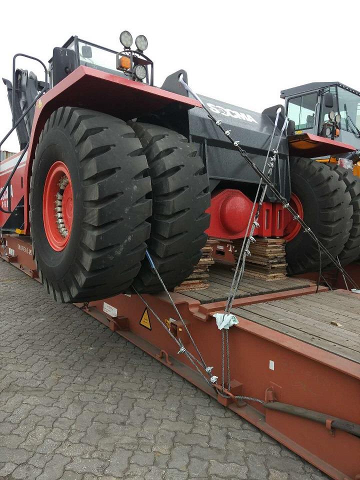 SOCMA Reach Stacker tagħbija 3
