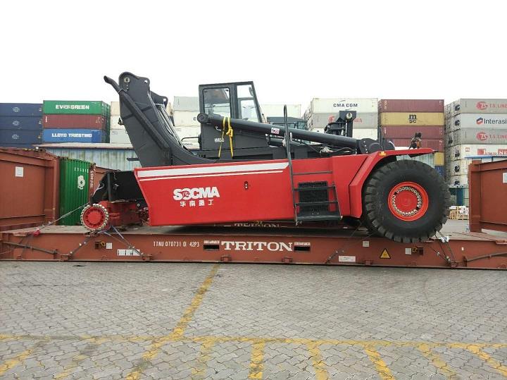 SOCMA Reach Stacker tagħbija 1