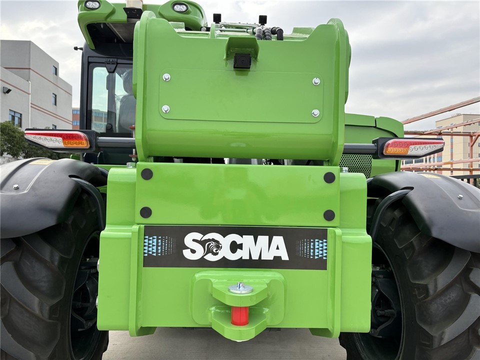 4Ton 7m Electric Telehandler With Diesel Engine ISO Certified For Farm Construction Retail Industries