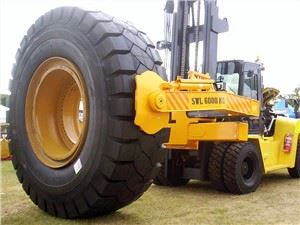 Heavy Lift Truck Bil-Immaniġġjar tat-Tajers tal-Minjieri
