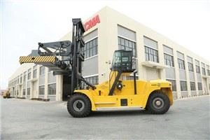 Forklift ta '45 Ton Bil-Kontenitur għall-Immaniġġjar ta' Stacker