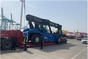 SOCMA Pur Elettriku Reach Stacker