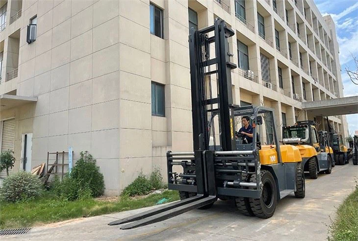 SOCMA 10t Forklift For Rent